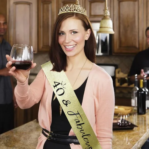 Miniatura 2 de CIEHER Juego de corona dorada para cumpleaños número 40 + banda de 40 y fabulosa + pin de perlas, tiara para decoraciones y regalos de cumpleaños