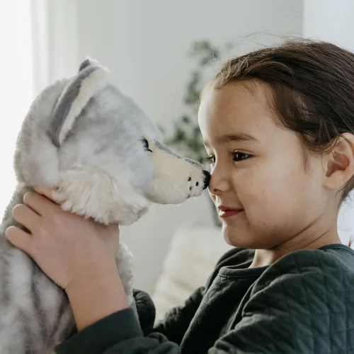 Miniatura 5 de The Petting Zoo Peluche de lobo, regalos para niños, animales salvajes del zoológico Onez, juguete de peluche de lobo gris de 12 pulgadas