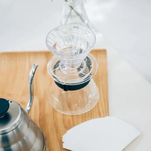 Miniatura 5 de Hario Gotero de café de plástico V60, tamaño 02, blanco