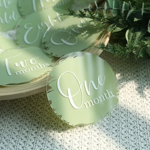 Miniatura 9 de UNIQOOO 13 tarjetas mensuales de hitos para bebés de 4 pulgadas con estampado beige, discos de accesorios para fotos, letrero de crecimiento redondo