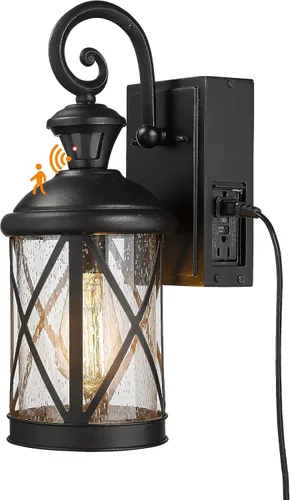 Darkaway Lámpara de pared con sensor de movimiento para exteriores, luz de porche al aire libre del atardecer al amanecer con salida GFCI, aplique