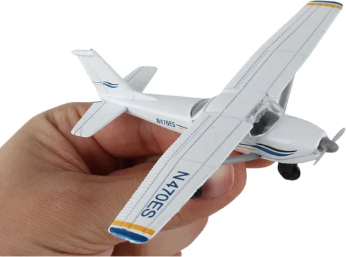 Miniatura 4 de Daron Runway24 Cessna 172 2000 Skyhawk Azul/Blanco Escala 1:87 Modelo de avión fundido a troquel con pista de aterrizaje