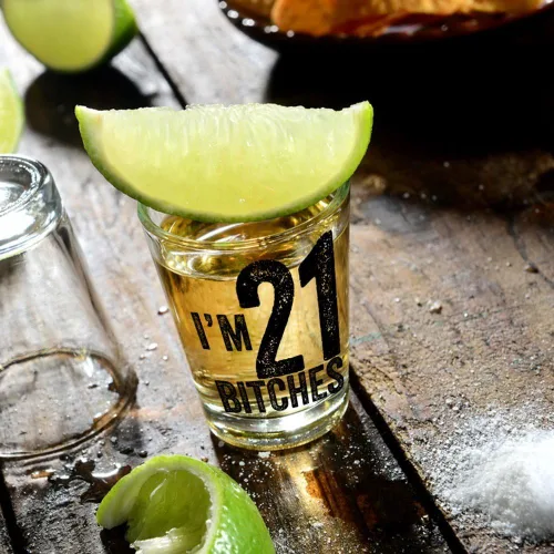Miniatura 7 de I 'm 21 perras Shot vidrio – 21st Regalo De Cumpleaños – Celebrate Turning Veinte Uno Soy 21 Perras