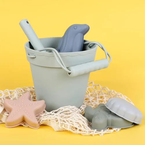 Miniatura 3 de BLUE GINKGO Juguetes de playa de silicona - Bebé moderno Juego de cubo, pala, 4 moldes de arena, bolsa para niños pequeños, niños verde