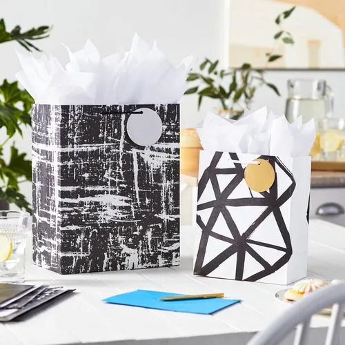 Miniatura 2 de Hallmark Surtido de bolsas de regalo en blanco y negro (8 bolsas: 4 medianas 9", 4 grandes 13") para el día de San Valentín, bodas, graduaciones
