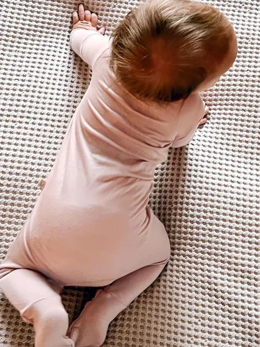 Miniatura 58 de GUNAMUNA Pijama unisex convertible ultrasuave para bebé, mameluco con cremallera para pañales, recién nacido a 24 meses