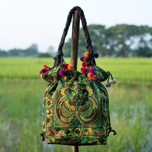 Miniatura 4 de changnoi Bolsa de mano con cordón hecho a mano, bolsa de compras bordada Hmong Tribes