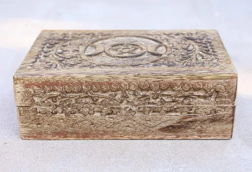 Miniatura 5 de DharmaObjects Triple Moon - Caja de almacenamiento de madera tallada a mano para joyería (luna triple, grande)