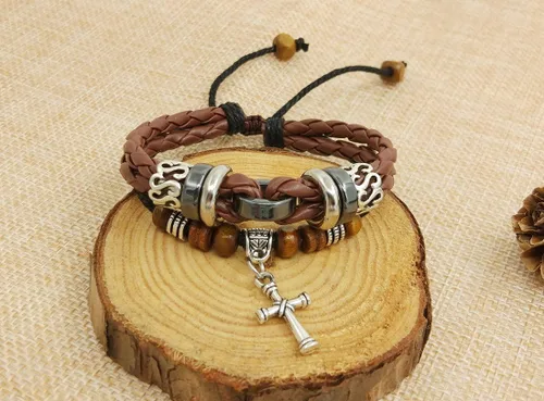 Miniatura 4 de Suyi brazalete ajustable con varias capas, de cuero tejido trenzado con cruz. Pulsera tipo esclava.
