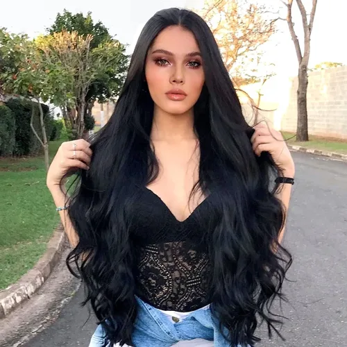 Onpep Peluca de cabello rizado largo y ondulado negro con aspecto natural encantador pelucas sintéticas resistentes al calor para las mujeres