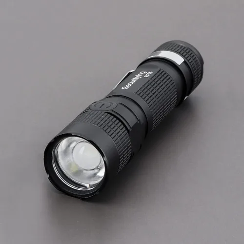Miniatura 8 de SecurityIng EF05 Linterna magnética EDC recargable USB-C, 887 lúmenes, 5 modos de zoom, IPX-6 resistente al agua, mini linterna LED con clip, cable