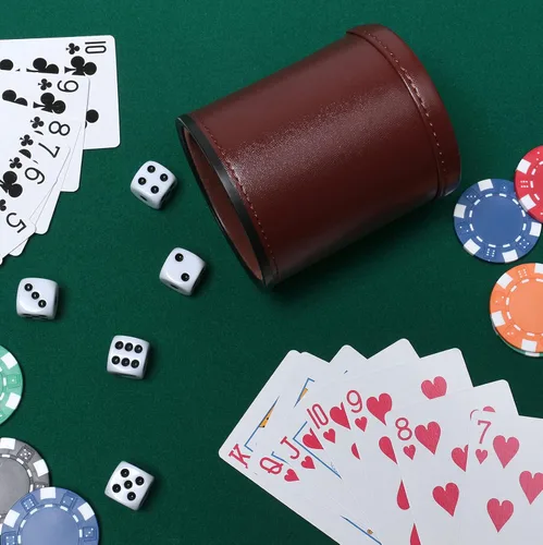 Miniatura 7 de Juego de copa de dados de cuero con forro de fieltro, agitador silencioso con 5 dados de puntos para juegos Farkle Yahtzee, marrón