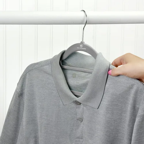 Miniatura 5 de Paquete de 50 perchas de terciopelo resistentes que incluyen barra de amarre, muescas y gancho cromado de 360° (gris)