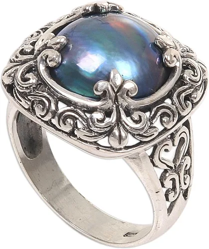 NOVICA Anillo de cóctel artesanal hecho a mano con perlas de agua dulce cultivadas Mabe de plata de ley 925 con motivo floral azul Indonesia piedra
