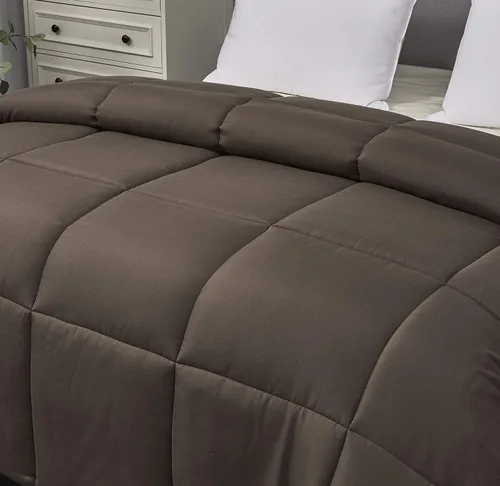 Miniatura 2 de Blue Ridge Home Fashions Edredón de microfibra ligero y sólido alternativo para todas las estaciones, relleno de poliéster hipoalergénico, Chocolate