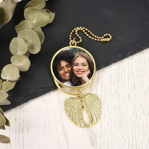 Miniatura 2 de PiercingJ Adorno Colgante Personalizado con Foto para Espejo Retrovisor de Coche, Adorno Colgante de Coche con Imagen a Doble Cara, Grabado de Alas