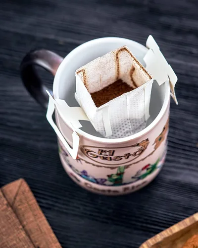Miniatura 5 de Bolsas de café de goteo costarricenses molido de tostado medio (paquete de 10) – 100% granos arábica frescos, cultivados a la sombra y de origen