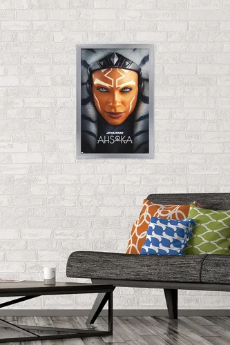 Miniatura 2 de Trends International Star Wars: Ahsoka - Póster de pared de una hoja, 22.4 pulgadas de largo x 14.7 pulgadas, versión enmarcada en plata Versión