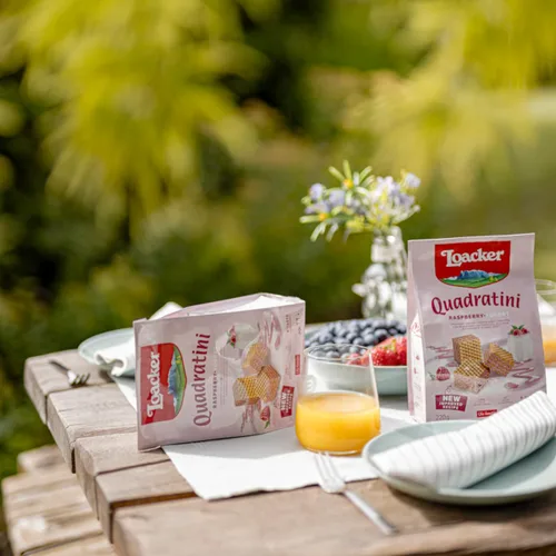 Miniatura 9 de Loacker Quadratini - Paquete grande de galletas de oblea variadas con sabor a frutas - Mezcla de limón, vainilla y yogur de frambuesa - Galletas