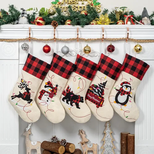 Miniatura 12 de LUBOT Juego de 4 medias de Navidad grandes para la familia, 20 pulgadas, silueta de búfalo rojo a cuadros para colgar en la chimenea, decoración