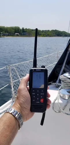 Miniatura 2 de Uniden Radio marino sumergible de 2 vías 6 W VHF. Impermeable IPX8/JIS8.