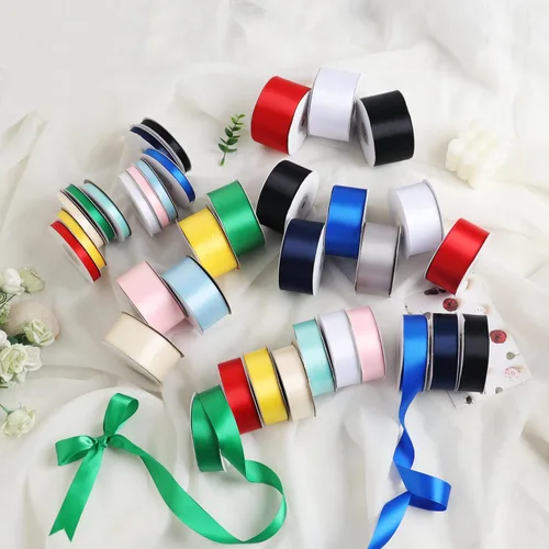 Miniatura 5 de Rollo de cinta de satén de una sola cara de 1 pulgada x 25 yardas, cintas ideales para envolver regalos, manualidades, decoración de fiestas de negro