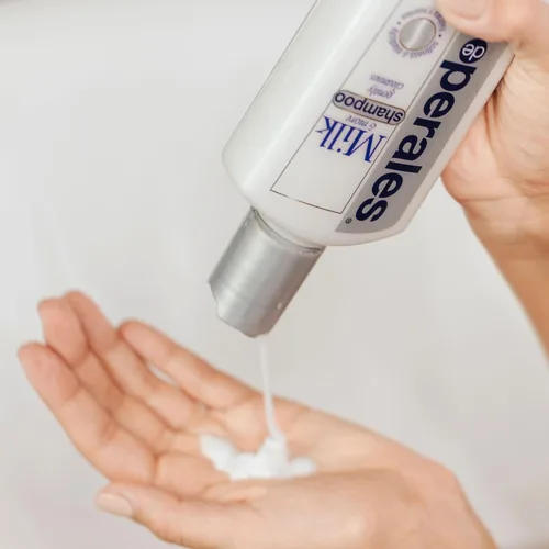 Miniatura 4 de Mirta De Perales Champú de leche para cabello normal a seco Limpiador suave rico en proteínas con proteína de leche, proteína de seda y extracto
