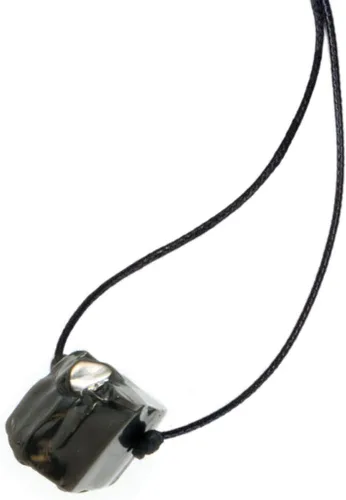 Karelian Heritage Colgante minimalista de gota Shungite Amuleto natural de cristal negro colgante elegante Collar de protección de escudo de