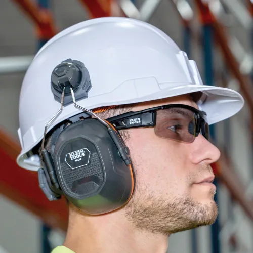 Miniatura 8 de Klein Tools 60532 orejeras con tapa y accesorio para casco de seguridad, 26dB NRR para construcción, fabricación, mantenimiento