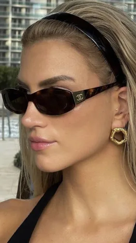 Miniatura 6 de Huachi Diademas negras para mujer, diadema negra de piel sintética para mujeres y niñas, banda de plástico duro para cabeza de colores sólidos