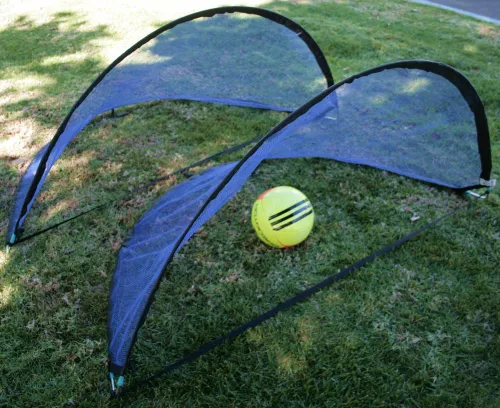 Miniatura 3 de BlueDot Trading Juego de dos (2) redes de fútbol plegables portátiles para interiores o exteriores, 5 pies/5.2 ft, ribete negro con bolsa