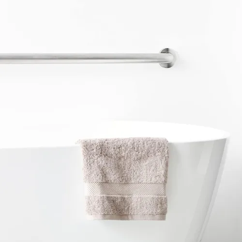 Miniatura 7 de Amazon Basics Barra de seguridad para discapacitados para baño, 36 pulgadas de largo, 1.5 pulgadas de diámetro, soporta hasta 500 libras, cumple