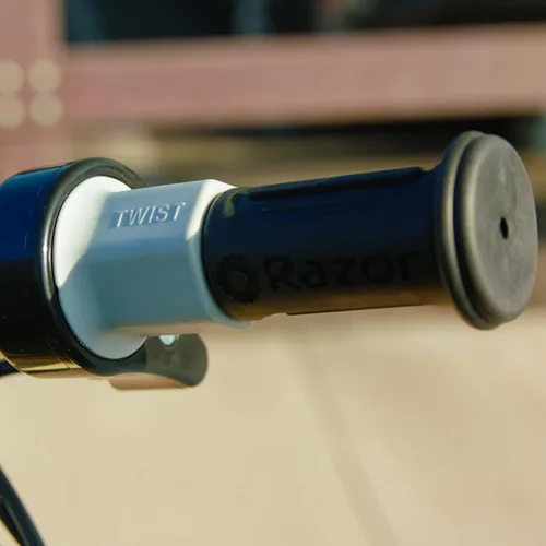 Miniatura 2 de Razor E300S - Patinete eléctrico sentado para mayores de 13 años, peso máximo de 220 libras, motor de 250 W, hasta 15 mph, tiempo de conducción