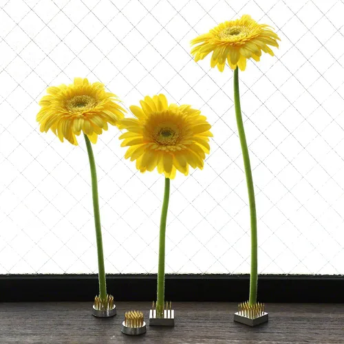 Miniatura 5 de Wazakura 4 mini soportes de flores japonesas Ikebana Kenzan, fabricado en Japón, rana de alfiler floral, cuadrado redondo, 1 pulgada (0.945 in)
