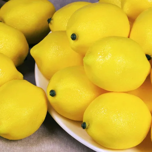 Miniatura 2 de Winlyn Paquete de 30 limones de imitación amarillos, frutas artificiales, limones falsos, simulación realista para fiesta de limonada, mesa