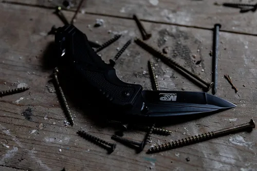 Miniatura 4 de Smith & Wesson M&P SWMP11B - Cuchillo plegable SS de alto carbono de 8.9 pulgadas con hoja de punta Tanto de 3.8 pulgadas y mango de aluminio