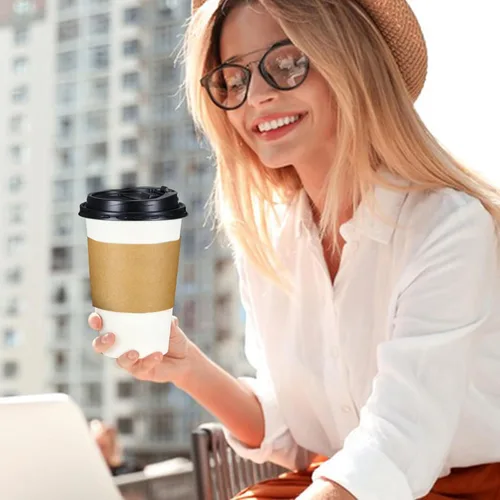 Miniatura 8 de Lamosi Paquete de 100 tazas de café desechables de 16 onzas con tapas y mangas, a prueba de fugas, tazas de café de papel con tapas, bebidas