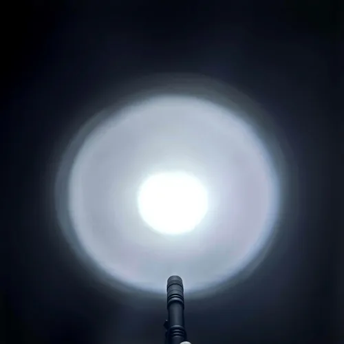 Miniatura 5 de Mini linterna – Paquete de 2 linternas LED de bolsillo pequeño de alto lúmenes (batería no incluida)