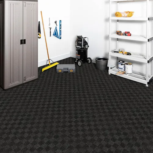 Miniatura 5 de Mohawk Home Baldosa de alfombra de 24" x 24" para interiores/exteriores, altura de pelo de 0.25", despegar y pegar, poliéster negro, (15 baldosas)
