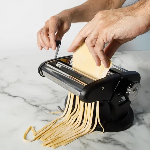 Miniatura 8 de Calphalon Aero - Máquina manual para hacer pasta de alta resistencia con rodillos y cortadores - Espaguetis, fettuccini, lasaña o piel de albóndigas