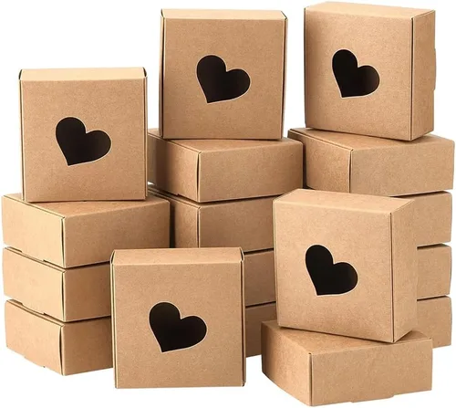 BENECREAT Paquete de 20 cajas de papel kraft de 3.4 x 3.4 x 1.4 pulgadas con agujero de corazón, caja de regalo de papel para bodas, cumpleaños,