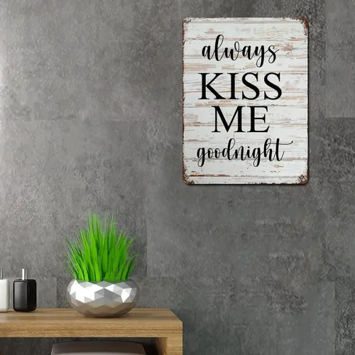 Miniatura 6 de Letrero de metal con letras familiares con texto en inglés "Saying Always Kiss Me Goodnight" de grano de madera, divertido, envejecido, elegante