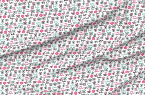 Spoonflower Tela - Retro Smile Tipografía Fotografía Cámara Amor Impreso en Tapicería Tela de Terciopelo por The Yard - Tapicería Decoración del