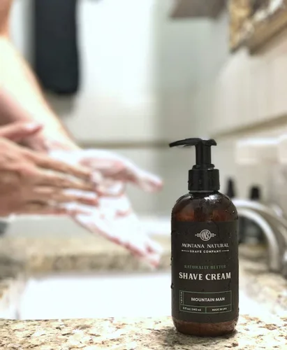 Miniatura 2 de MNSC Old Faithful Naturally Better Pump Shave Cream - Afeitado suave, fórmula hipoalergénica para la piel sensible, piel más suave, evita rasguños