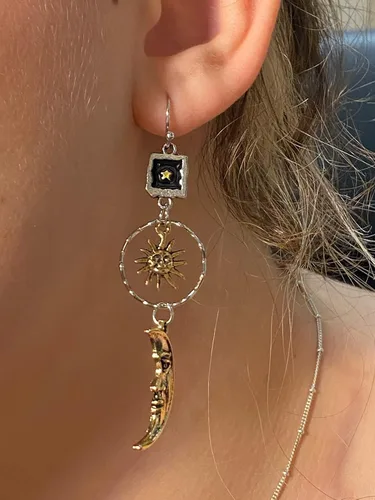 Miniatura 4 de Aretes colgantes vintage de sol y luna para mujer, aretes asimétricos de mitología griega (dorado)