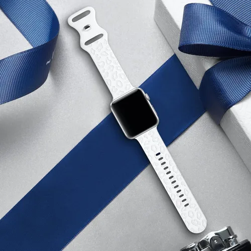 Miniatura 5 de CreateGreat - Paquete de 4 bandas grabadas con diseño de leopardo compatibles con Apple Watch para mujeres de 38mm 40mm 41mm 42mm 44mm 45mm 46mm
