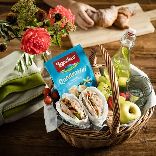 Miniatura 7 de Loacker Quadratini - Paquete grande de galletas de oblea variadas con sabor a frutas - Mezcla de limón, vainilla y yogur de frambuesa - Galletas