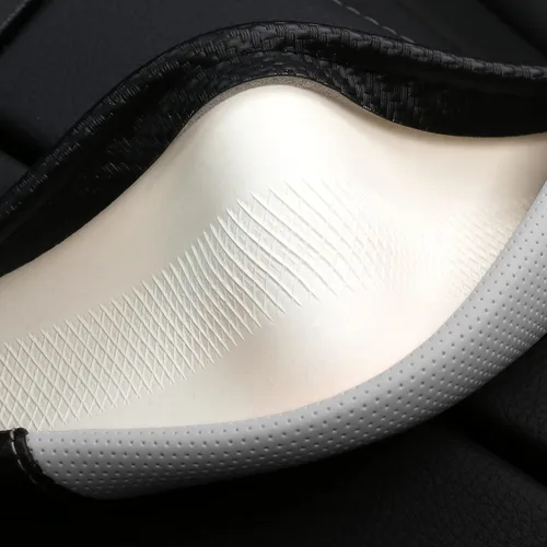 Miniatura 5 de HighnessHwoo Fundas acolchadas para volante de automóvil para mujer, de fibra de carbono, de piel sintética, accesorios interiores para vehículos