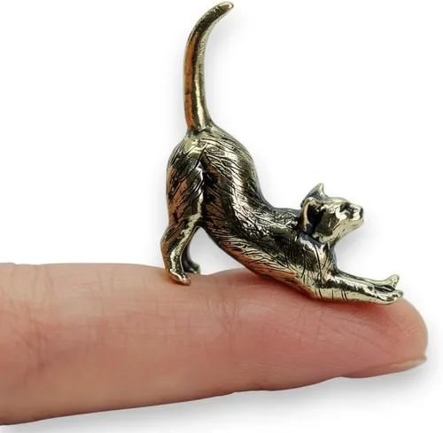 Figura de gato estirada fundida a mano en latón, pequeño gatito, regalo coleccionable para amantes de los gatos, pequeña baratija decorativa de metal