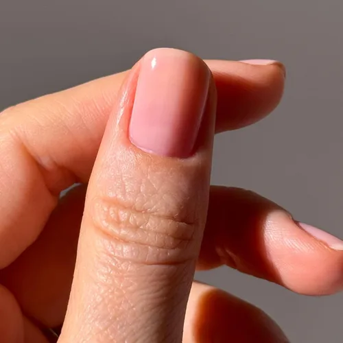 Miniatura 8 de LONDONTOWN Cuidado de uñas que mejora el velo de uñas, protector de uñas, fortalecedor de uñas, tinte natural, vegano y libre de crueldad, #4 Tinte
